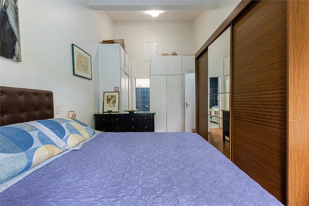 Sobrado à venda com 4 quartos, sendo 2 suítes,  em Vila Madalena, São Paulo, SP
