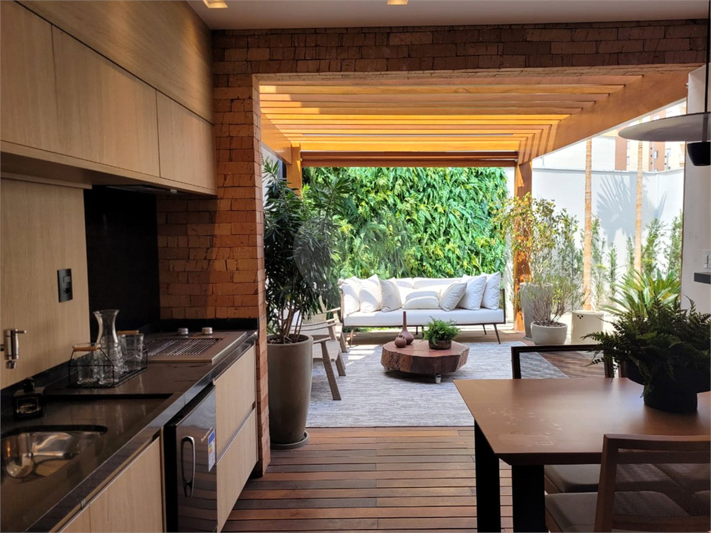 Casa à venda com 3 suítes no condomínio Tirreno, Sorocaba - SP