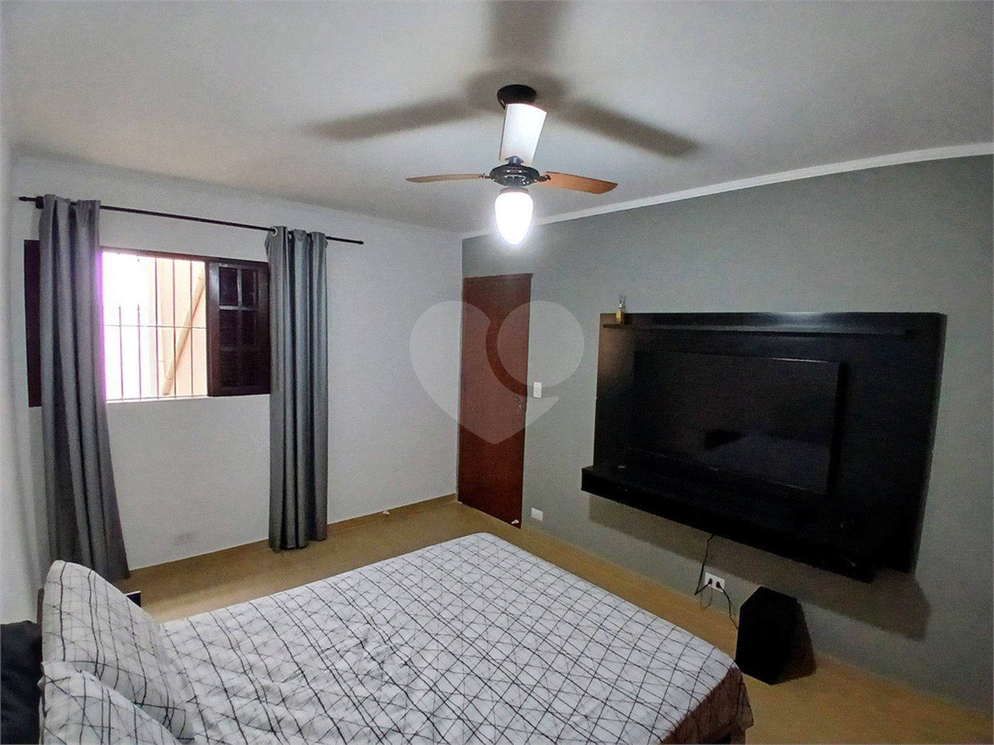 Sobrado à venda com 3 quartos, sendo 1 suíte,  em Tremembé, São Paulo, SP