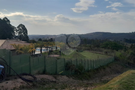Chácara à venda com 4 suítes em Moreiras, Mairinque, SP