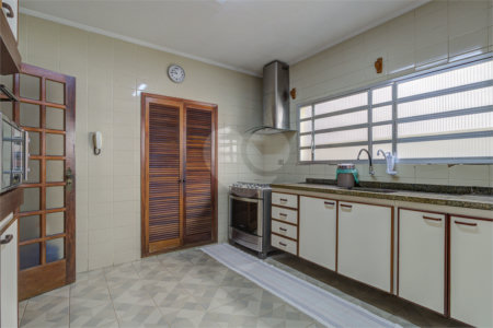 Sobrado à venda com 3 quartos, sendo 1 suíte, em Interlagos, São Paulo, SP