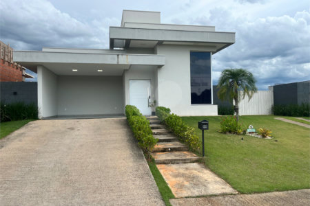 Casa à venda com 3 quartos, sendo 1 suíte, no condomínio Village Ipanema 2, Araçoiaba da Serra - SP
