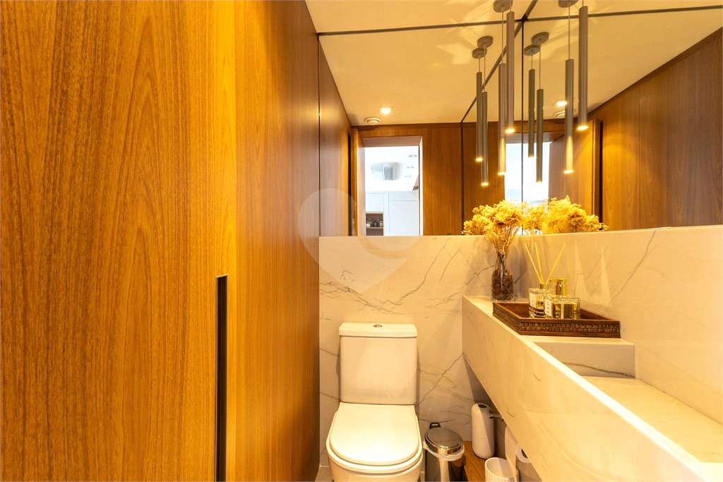Apartamento à venda com 3 suítes em Moema, São Paulo, SP