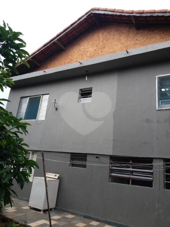 Casa à venda com 4 quartos, sendo 1 suíte,  em Jardim Helga, São Paulo, SP