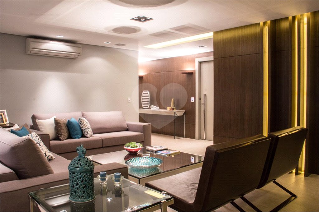 Apartamento à venda com 4 quartos, sendo 3 suítes, em Alto da Boa Vista, São Paulo, SP