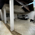 Casa à venda com 4 quartos, sendo 3 suítes,  em Vila Oliveira, Mogi das Cruzes, SP