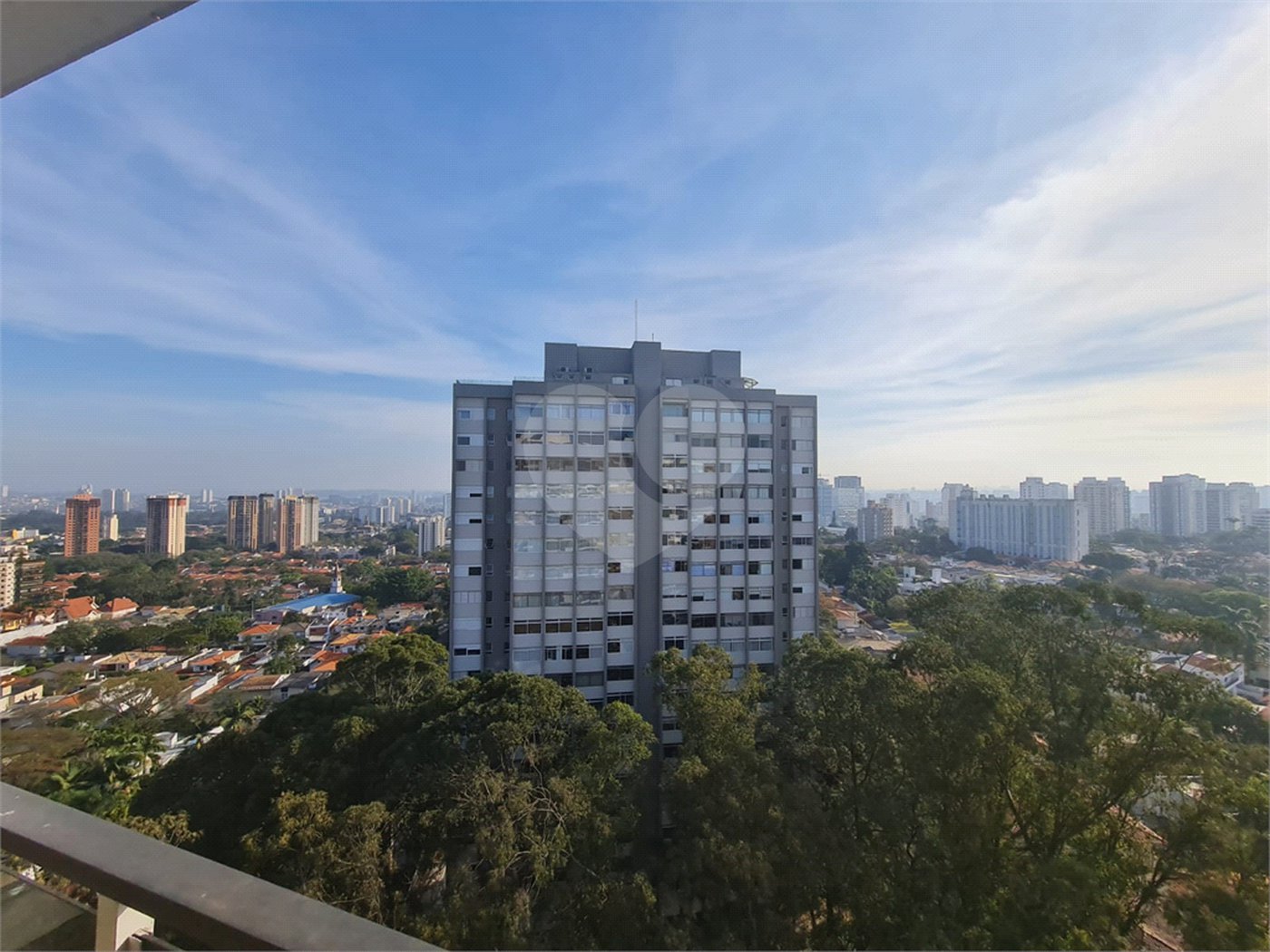Apartamento à venda com 3 quartos, sendo 2 suítes, em Alto da Boa Vista, São Paulo, SP