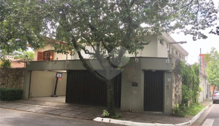Sobrado à venda com 4 quartos, sendo 3 suítes,  em Brooklin, São Paulo, SP