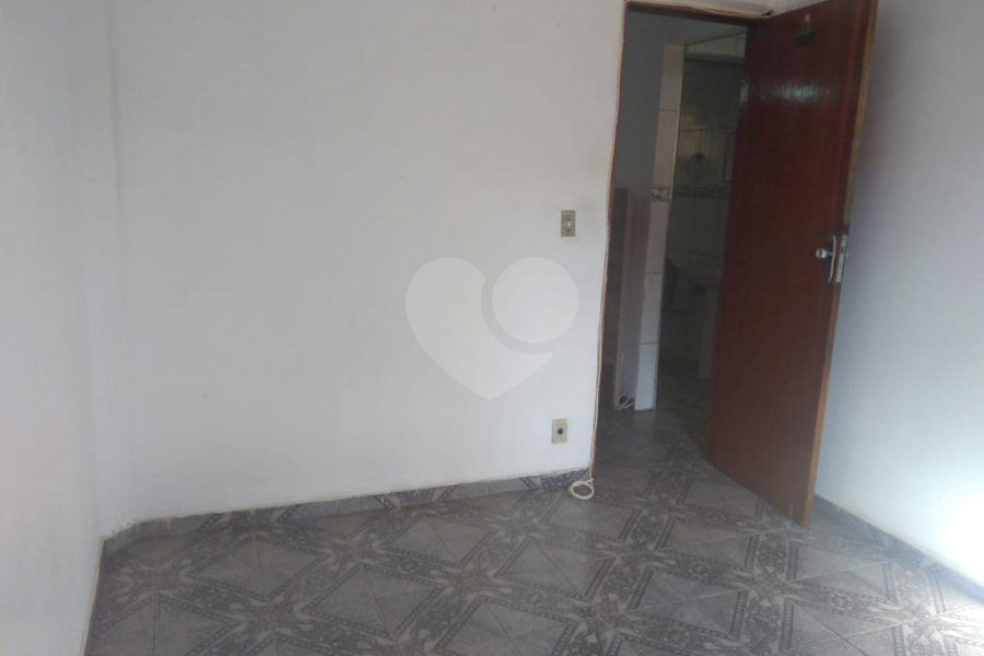Apartamento à venda com 2 quartos em Cidade Tiradentes, São Paulo, SP