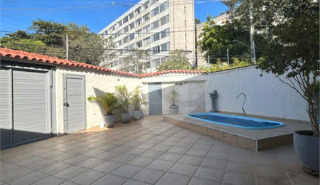 Sobrado à venda com 3 quartos, sendo 1 suíte, em Jardim Jussara, São Paulo, SP