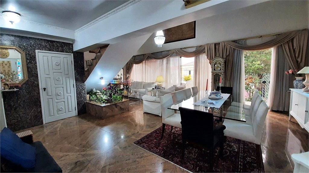 Casa de Vila à venda com 4 quartos, sendo 3 suítes, em Brooklin Velho, São Paulo, SP