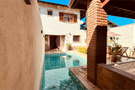 Sobrado à venda com 3 quartos, sendo 1 suíte, em Chácara Recanto Verde, Cotia, SP