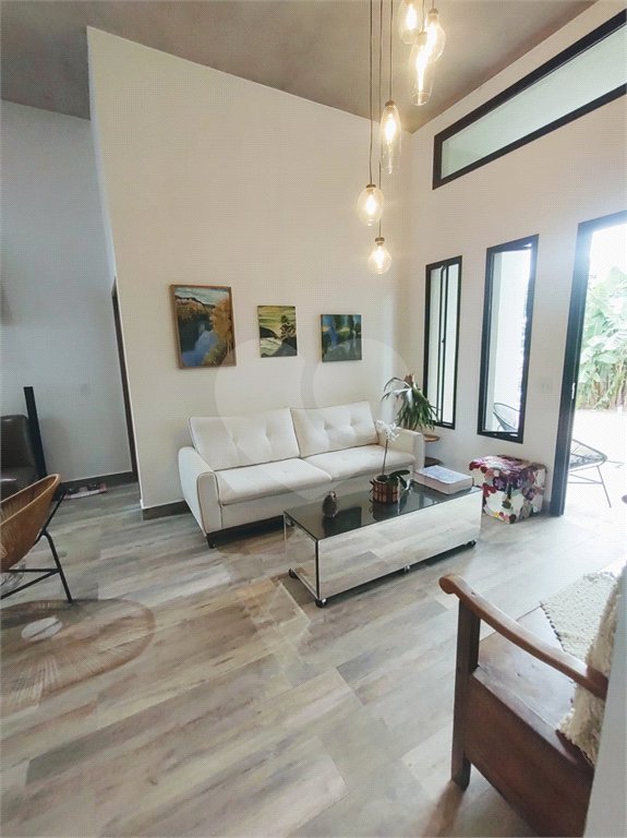 Casa à venda com 3 suítes no condomínio Chácaras do Lago, Vinhedo - SP