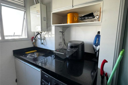 Apartamento à venda com 3 quartos, sendo 1 suíte, em Parque Reboucas, São Paulo, SP