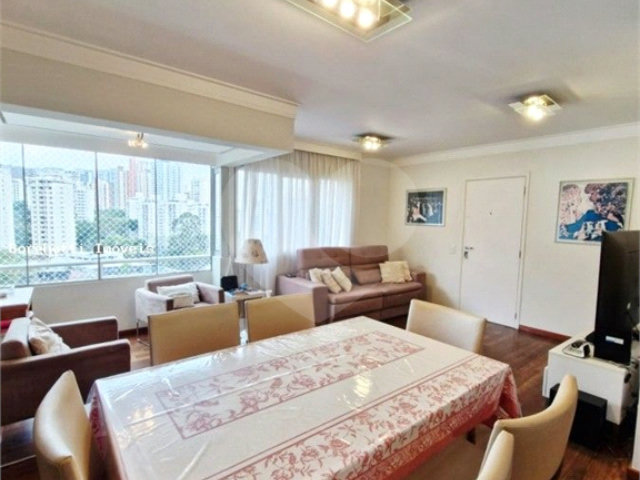 Apartamento à venda com 3 quartos, sendo 1 suíte,  em Morumbi, São Paulo, SP