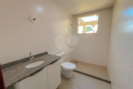 Casa à venda com 4 quartos, sendo 1 suíte, no condomínio Imperial Santa Cruz, Rio de Janeiro - RJ