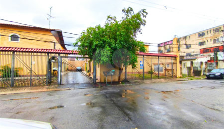 Casa à venda com 3 quartos, sendo 1 suíte, no condomínio Res Crisciúma, São Paulo - SP
