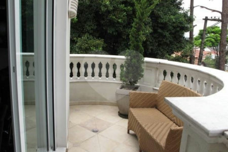 Casa à venda ou para alugar com 4 suítes no condomínio Villa Imperial, São Paulo - SP