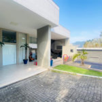 Casa à venda com 4 quartos, sendo 3 suítes, no condomínio Marc Ferez, Rio de Janeiro - RJ