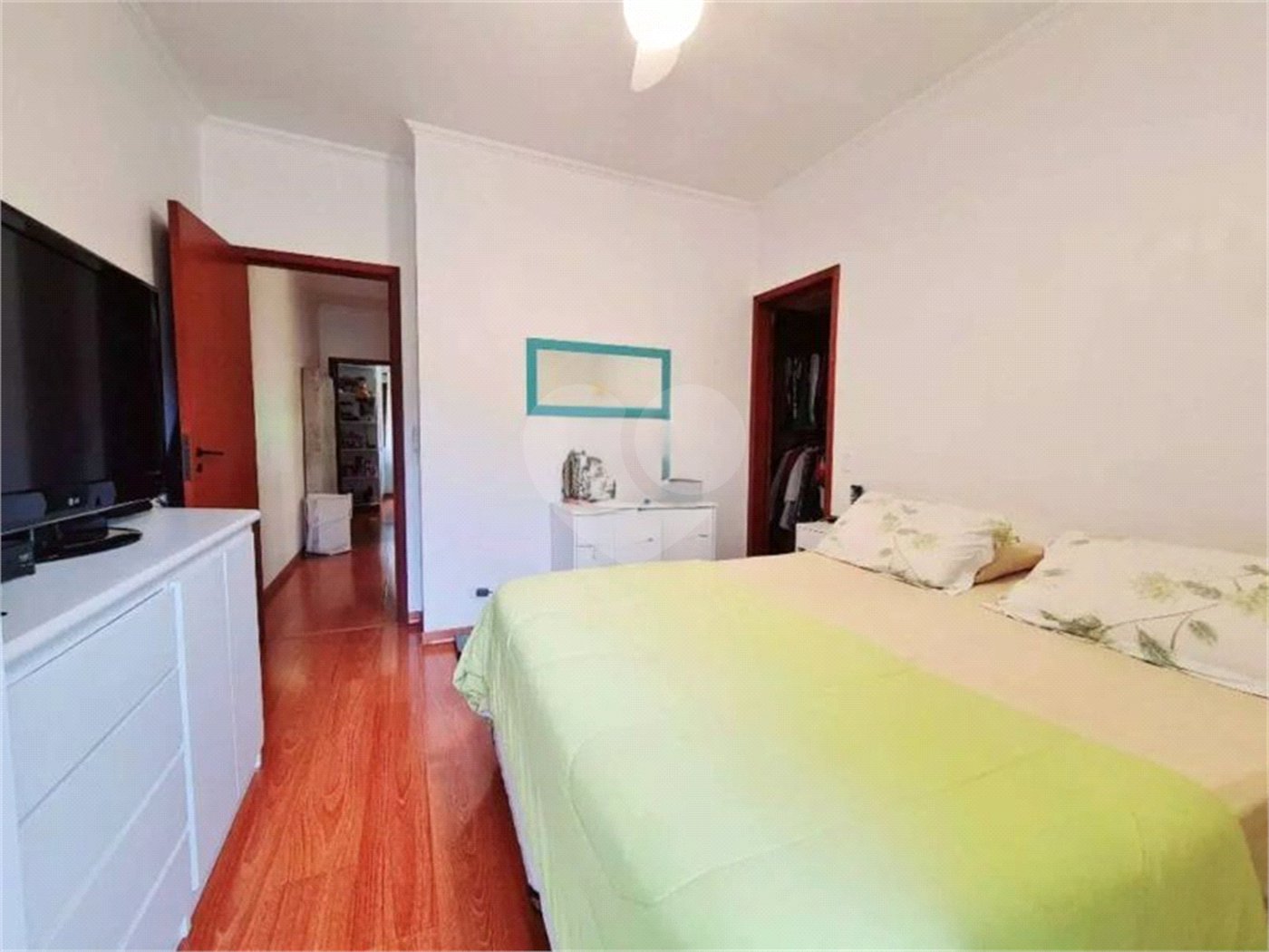 Casa à venda com 3 quartos, sendo 1 suíte, no condomínio Flores de Laet, São Paulo - SP