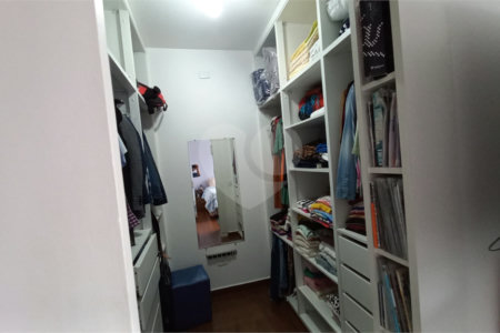 Sobrado à venda com 3 quartos, sendo 1 suíte, em Vila Gomes, São Paulo, SP