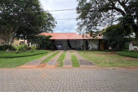 Casa à venda com 4 quartos, sendo 2 suítes,  no condomínio Vivendas do Lago, Sorocaba - SP