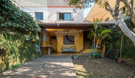 Sobrado à venda com 3 quartos, sendo 1 suíte,  em Chácara Monte Alegre, São Paulo, SP
