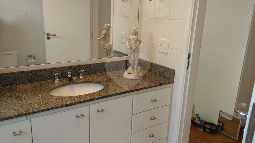 Apartamento à venda com 3 suítes em Jardim Londrina, São Paulo, SP