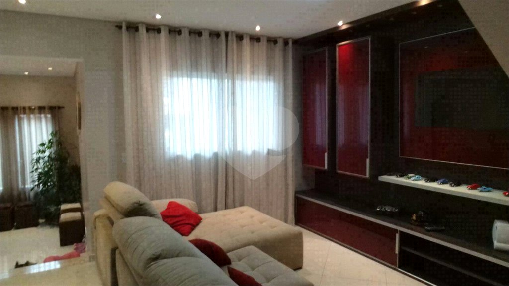 Casa à venda com 3 quartos, sendo 1 suíte,  em Vila Miranda, Itaquaquecetuba, SP