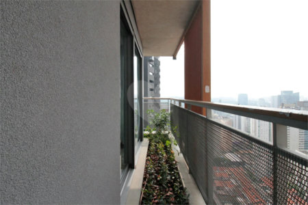 Apartamento à venda ou para alugar com 3 quartos, sendo 1 suíte, em Jardim das Acácias, São Paulo, SP