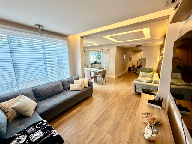 Casa à venda com 3 suítes no condomínio Villaggio Della Hípica, São Paulo - SP
