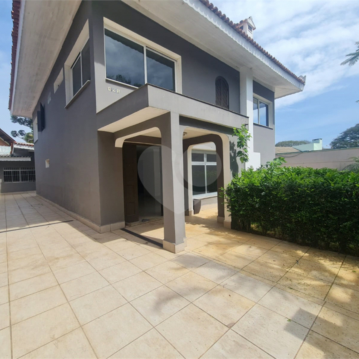 Sobrado à venda com 4 quartos, sendo 1 suíte,  em Interlagos, São Paulo, SP