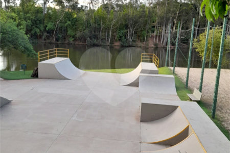 Casa à venda com 3 quartos, sendo 1 suíte, no condomínio Estância Marambaia, Vinhedo - SP