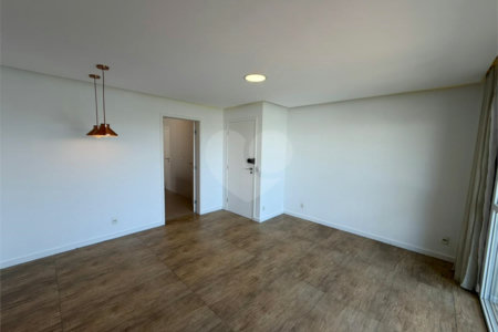 Apartamento à venda com 3 quartos, sendo 1 suíte, em Jardim Aeroporto, São Paulo, SP