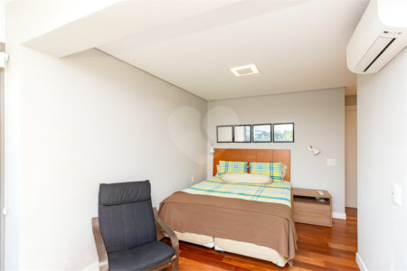 Apartamento à venda com 3 quartos, sendo 1 suíte, em Chácara Santo Antônio (zona Sul), São Paulo, SP