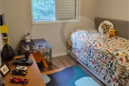Casa à venda com 3 quartos, sendo 1 suíte, no condomínio Townhouse Village Morumbi, São Paulo - SP