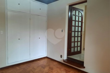 Casa Térrea à venda com 3 quartos, sendo 2 suítes,  em Jardim Marajoara, São Paulo, SP