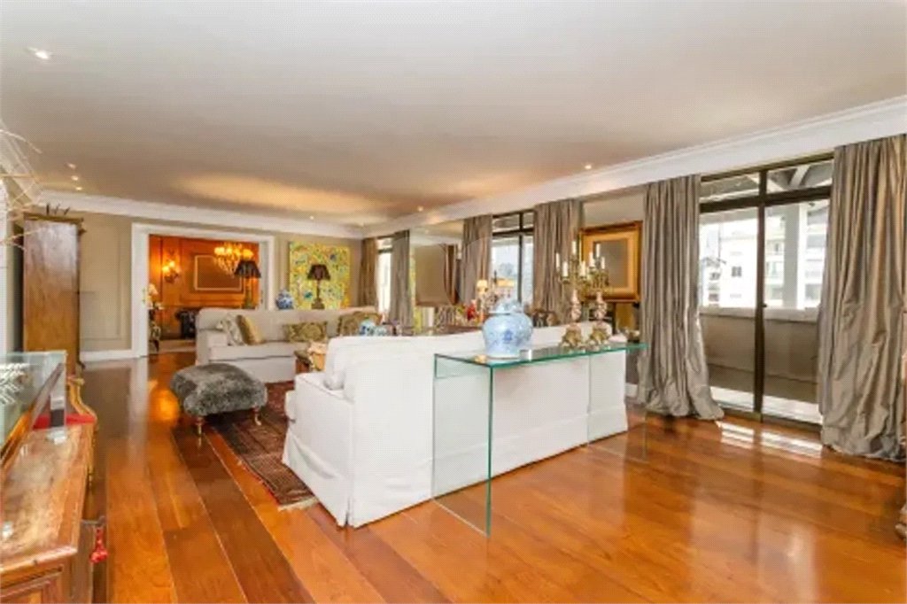 Apartamento à venda com 4 quartos, sendo 3 suítes, em Itaim Bibi, São Paulo, SP