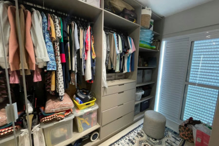 Apartamento 1 suíte com closet, 1 vaga demarcada, Embaré, Santos
