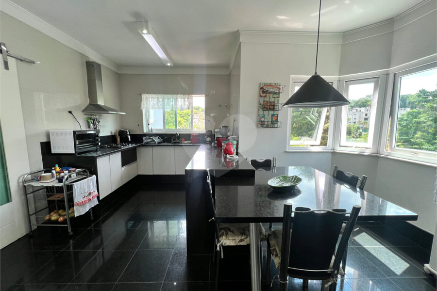 Casa à venda com 3 suítes no condomínio Quinta de Santo Antônio, São Paulo - SP