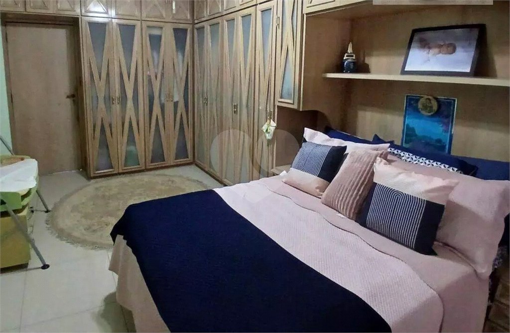 Sobrado à venda com 4 quartos, sendo 2 suítes, em Vila Santa Maria, São Paulo, SP