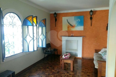 Casa à venda com 3 quartos, sendo 1 suíte,  em Jardim Rosa Maria, São Paulo, SP
