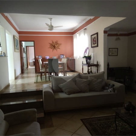 Casa à venda com 3 quartos, sendo 1 suíte, em Chácara São João, São Carlos, SP