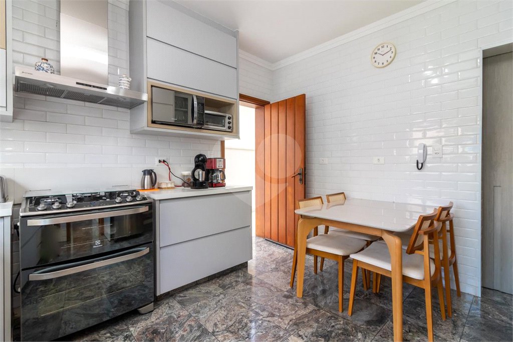 Sobrado à venda com 4 quartos, sendo 1 suíte, em Jardim do Colégio (zona Norte), São Paulo, SP
