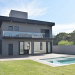 Casa à venda com 4 suítes no condomínio Figueira Garden, Atibaia - SP