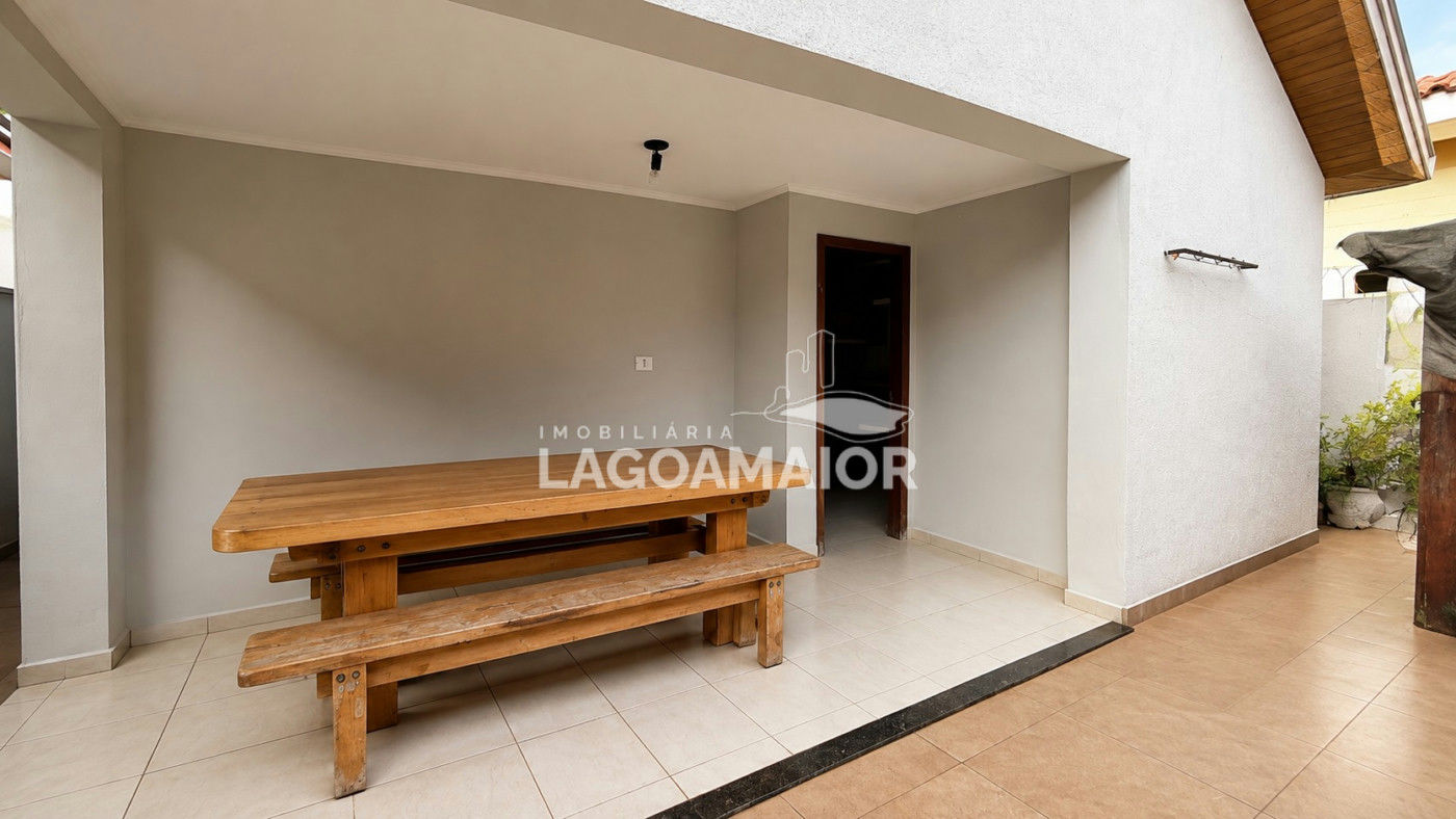 Casa à venda com 3 quartos, sendo 1 suíte,  em Vila Nova, Três Lagoas, MS