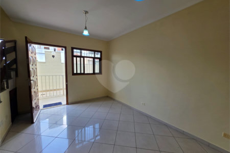 Casa à venda com 2 suítes no condomínio Residencial Santana, São Paulo - SP