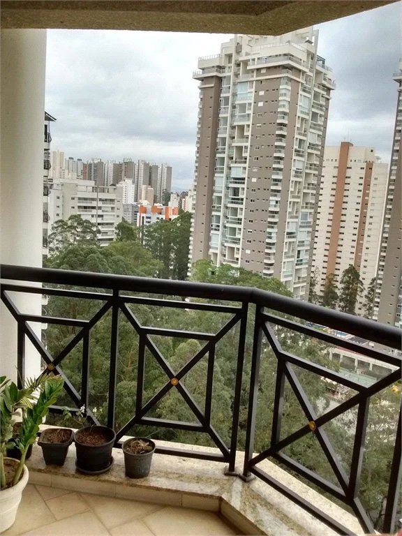 Apartamento à venda com 3 suítes em Vila Andrade, São Paulo, SP