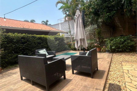 Casa à venda com 3 suítes no condomínio Braziliana, Valinhos - SP