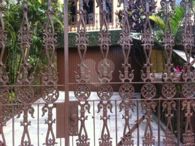 Sobrado à venda com 6 quartos, sendo 4 suítes,  em Barro Branco (zona Norte), São Paulo, SP